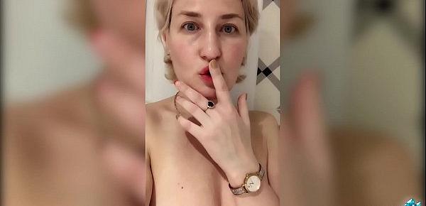  Mommy Masturbates Pussy In The Bathroom And Gets Orgasm - Amateur